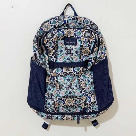 Vera Bradley Lighten Up Adventure Travel Backpack Lisbon Medallion Cool NWOT - Picture 2 of 6